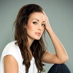 Een foto van de lookalike van Angelina Jolie