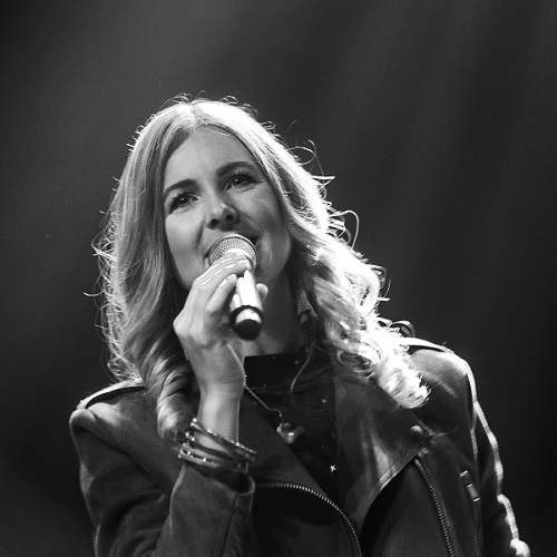 De Ilse DeLange Lookalike